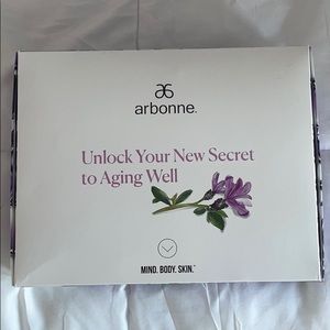 Arbonne AgeWell Set